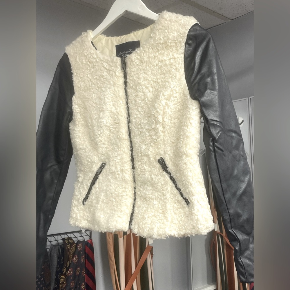 American Eagle Black Faux Leather Sherpa Jacket🔥